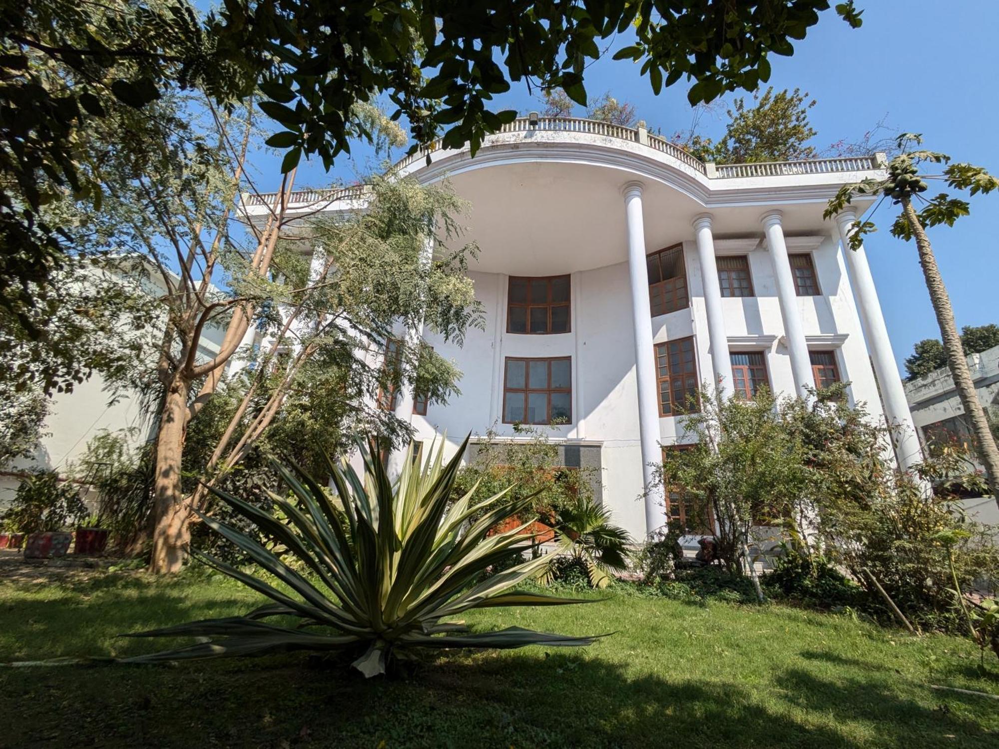 Mulberry Garden Hotel Varanasi Exterior photo